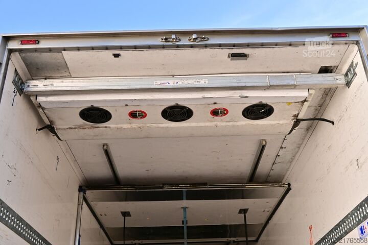 Chladený náves Schwarzmueller SPA 3/E  Carrier Vector 1950MT Bi-Temp. Liftachse