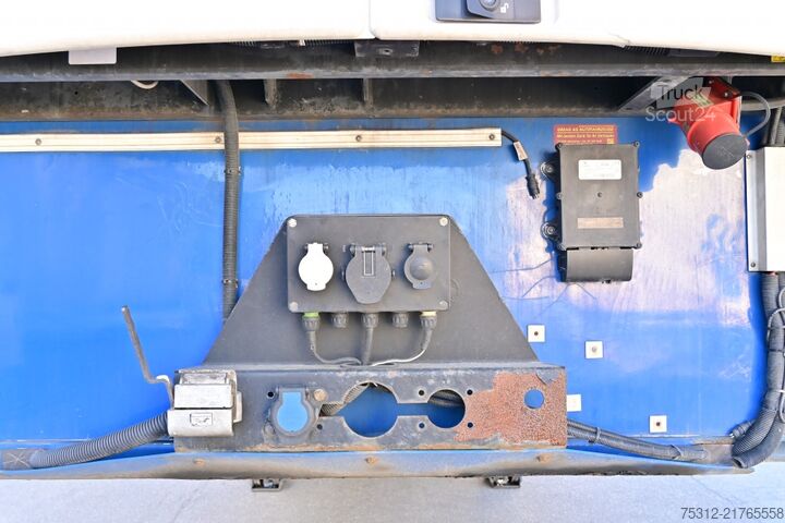 Chladený náves Schwarzmueller SPA 3/E  Carrier Vector 1950MT Bi-Temp. Liftachse