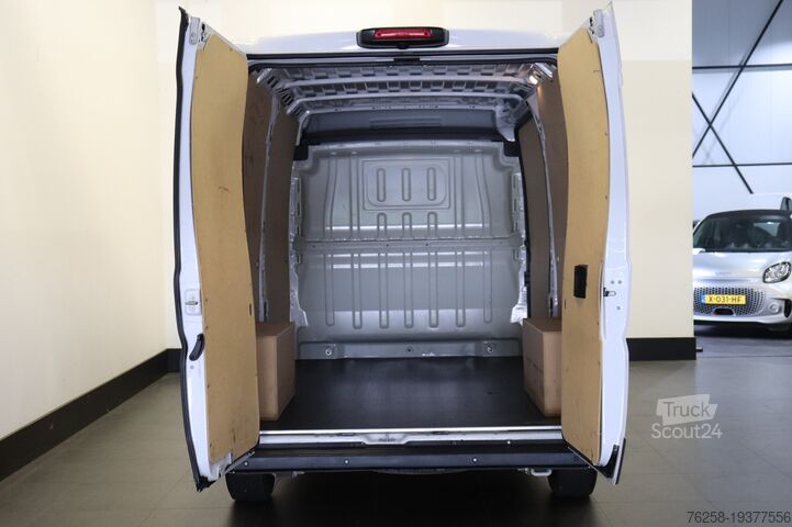 Bestelbus Fiat Ducato 2.3 MultiJet 140PK L2H2 EURO 6 - Airco -...