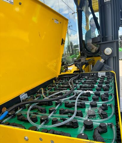 Stivuitor cu patru direcții Combilift C2500 EST /Only 1451 hours/ Battery 81%