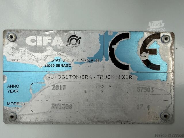 Miešačka betónu na podvozku Iveco TRAKKER 500