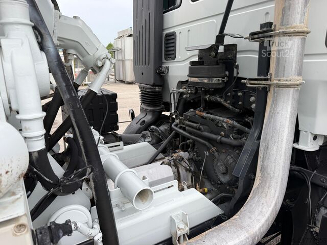 Miešačka betónu na podvozku Iveco TRAKKER 500