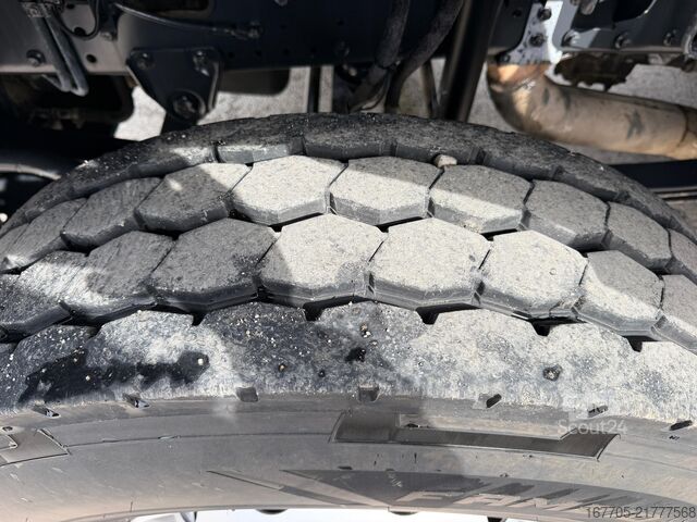 Miešačka betónu na podvozku Iveco TRAKKER 450