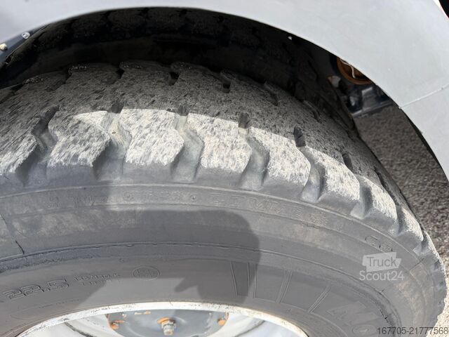 Miešačka betónu na podvozku Iveco TRAKKER 450