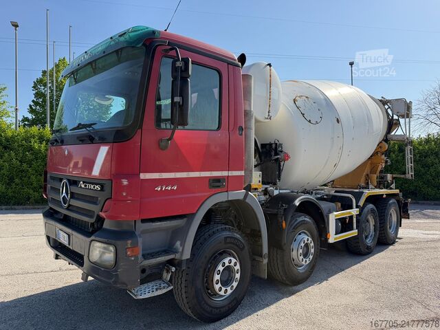 Miešačka betónu na podvozku Mercedes-Benz Actros 4144