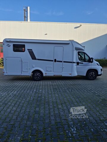 Puoliksi integroitu matkailuauto CARADO T 338s