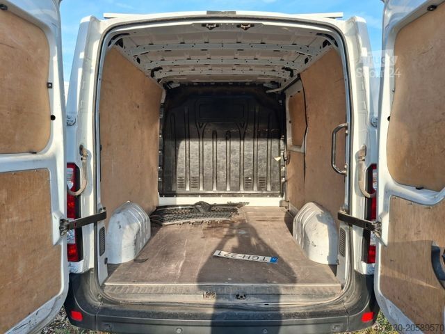 Duba panelată RENAULT Master L1H1