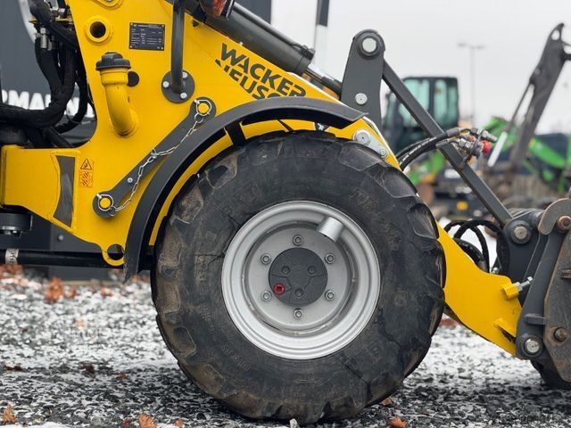 Tekerlekli yükleyici WACKER Wacker Neuson WL 28,Kehrm.,PG,4-in1 Schaufel