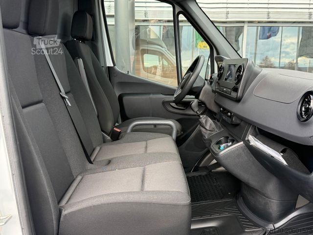 Transporter mit Koffer MERCEDES-BENZ Sprinter 317 CDI Koffer LBW Klima Kamera MBUX