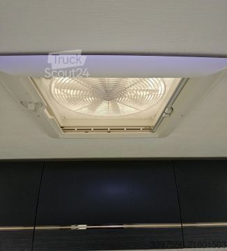 Polointegrovaný karavan Chausson Teilintegrierte 627GA Titanium