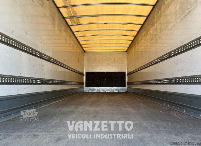 Camion avec caisse et hayon élévateur hydraulique IVECO EUROCARGO 160E25