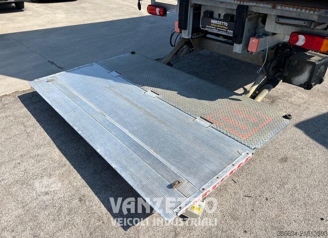 Camion avec caisse et hayon élévateur hydraulique IVECO EUROCARGO 160E25