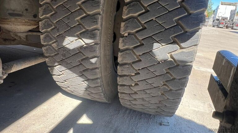 Tankwagen Volvo FL 220 (11000 L / MANUAL GEARBOX / 10 BOLTS / 1...