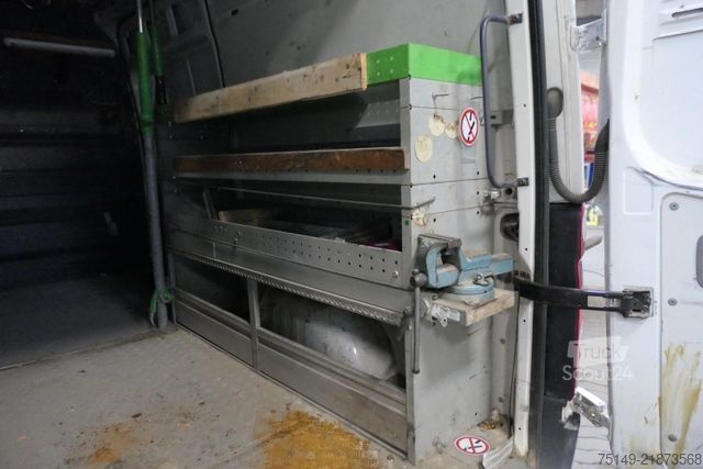 Varebil VOLKSWAGEN Crafter 4x2, Werkstatt, AHK, 3. Sitz, Kamera
