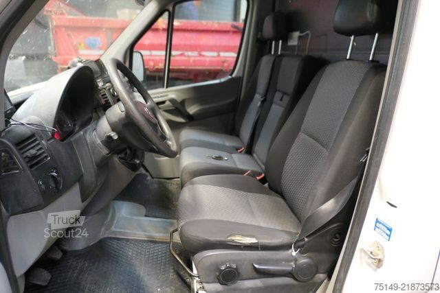 Høy tak varebil VOLKSWAGEN Crafter 4x2, Werkstatt, AHK, 3. Sitz, Kamera
