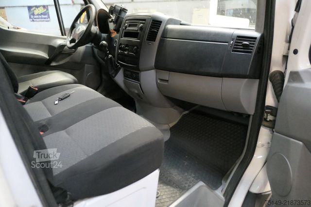 Furgoneta de caja alta VOLKSWAGEN Crafter 4x2, Werkstatt, AHK, 3. Sitz, Kamera