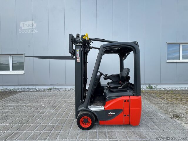 Elektrický trojkolesový vozík Linde E12-386-02 + Ladegerät 3550 --EK