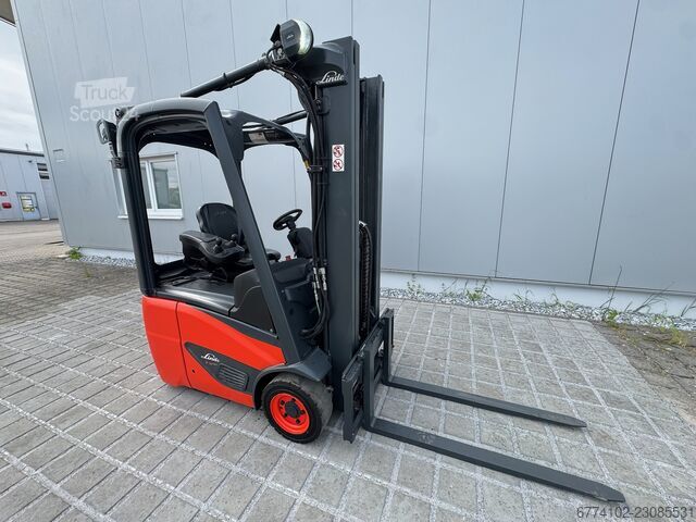 Elektrický trojkolesový vozík Linde E12-386-02 + Ladegerät 3550 --EK