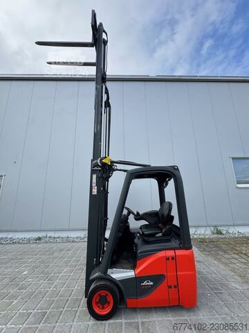 Elektrický trojkolesový vozík Linde E12-386-02 + Ladegerät 3550 --EK