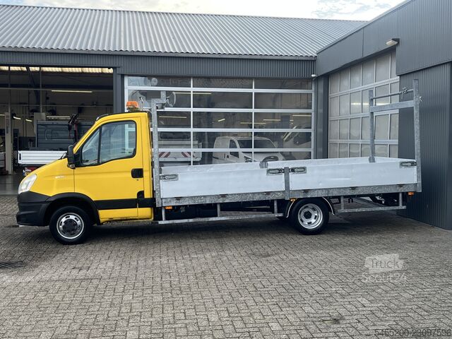 Iveco Daily 40C15 D 410 с открытой платформой, кондиционером, круиз-контролем, фаркопом, разрешённой Iveco Daily 40C15 D 410 Open laadbak Airco Cruise con...