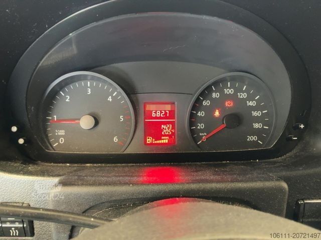 Minibus VOLKSWAGEN Crafter Kombi 35 mittel L2H1 Fensterbus Ahk.3,5t