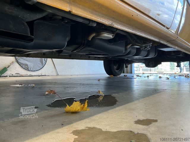 Minibuss VOLKSWAGEN Crafter Kombi 35 mittel L2H1 Fensterbus Ahk.3,5t