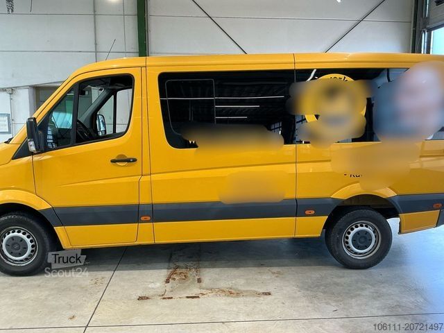 Minibus VOLKSWAGEN Crafter Kombi 35 mittel L2H1 Fensterbus Ahk.3,5t