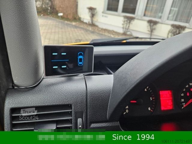 Minibus VOLKSWAGEN Crafter Kombi 35 mittel L2H1 Fensterbus Ahk.3,5t