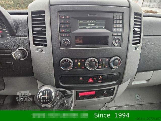 Minibus VOLKSWAGEN Crafter Kombi 35 mittel L2H1 Fensterbus Ahk.3,5t