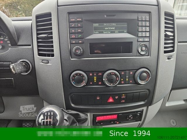 Minibus VOLKSWAGEN Crafter Kombi 35 mittel L2H1 Fensterbus Ahk.3,5t