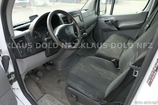 Furgoneta MERCEDES-BENZ 314 Sprinter Kasten Lang leichter Motorschaden