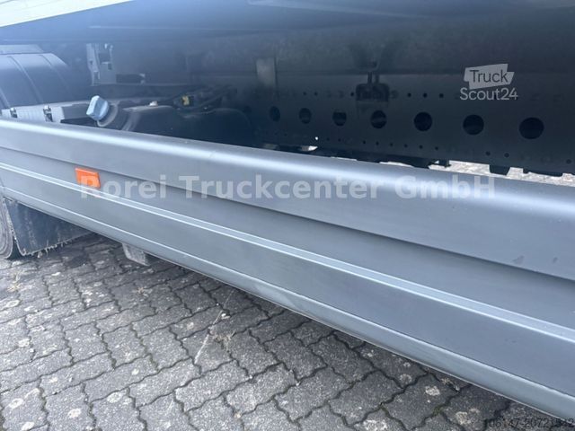 Autocamion cu caroserie tip cutie MERCEDES-BENZ 1221L Atego E6, Schaltgetriebe, AHK ZAA,LBW1,5to