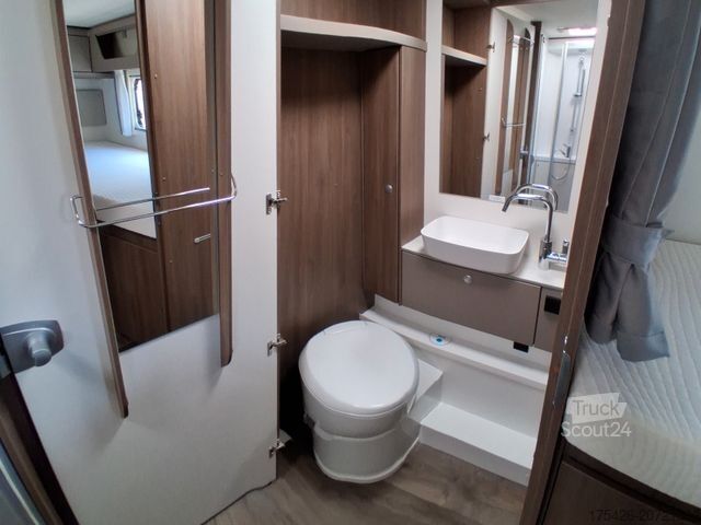 Puoliksi integroitu matkailuauto CARADO T 447 pro+ *Pakate: pro+/Basic/Style*Hub-Bett*