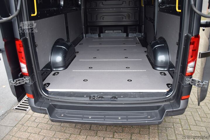 Kombi z visokim stropom MAN TGE 3.180 L2H2 Automatik Klimaautomatik Navi ACC