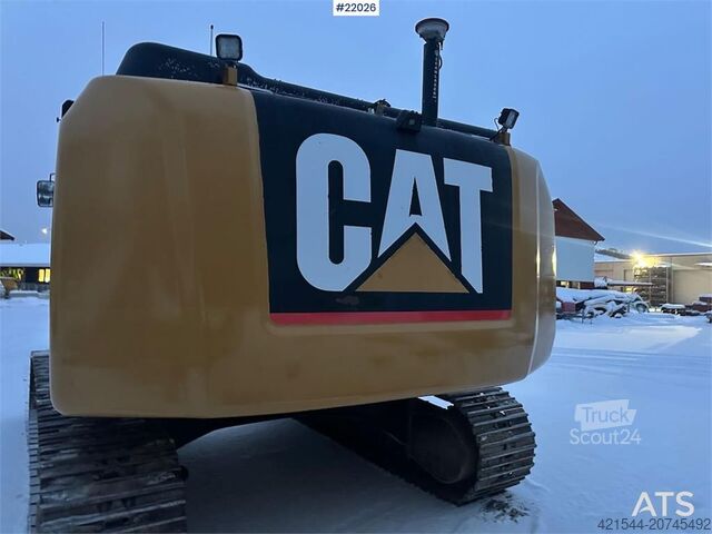 Paletli ekskavatör CAT 324E excavator with/ GPS and grading bucket. WATCH