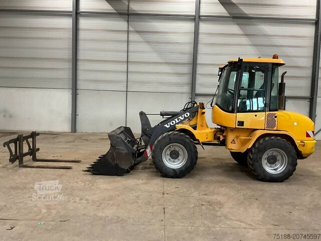 Wiellader Volvo L 30 B - Z/X