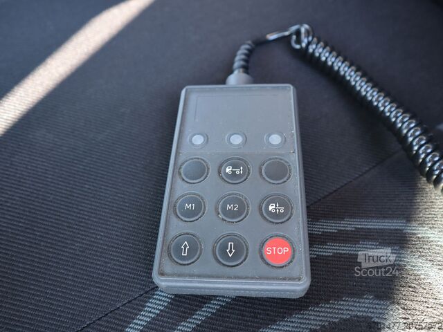 Transport pojazdów Iveco EuroCargo 75