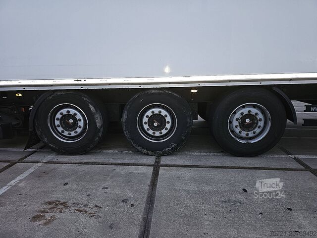 Koffer KOGEL SKH24 LIFTAXLE 2T TAILLIFT