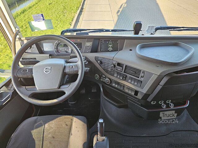 Standart-SZM VOLVO FH 500 6X2 STEERED PTO+HYDR