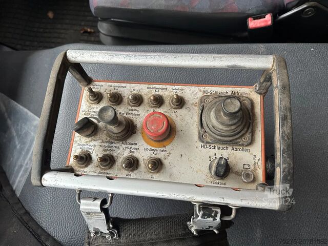 Véhicule aspirant Mercedes-Benz Actros 3340 6x6 Kanalreinigung + Wasserruckgewi...