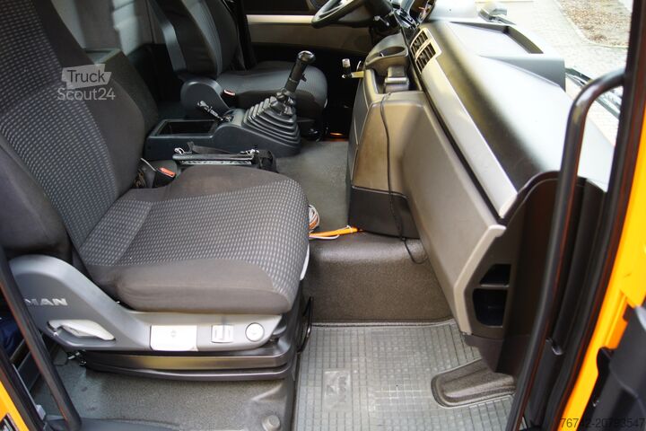 Trijų pusių savivartis sunkvežimis MAN TGS 18.320 BL 4x4 /HIAB 088 B-2/ Winterdienst