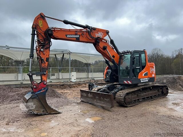 Verižni bager Doosan DX235LCR-5