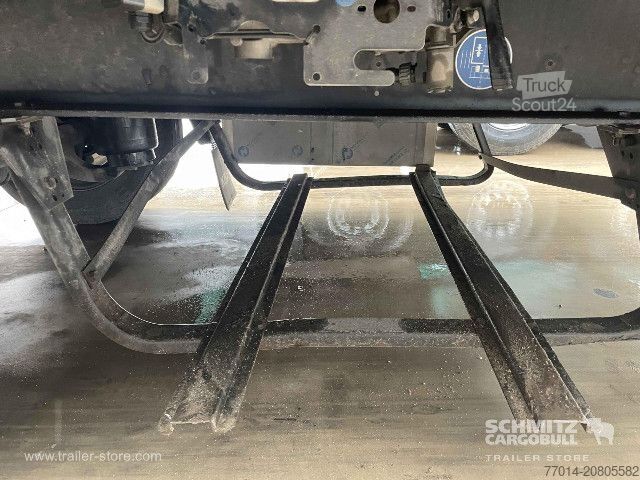 Odprta polprikolica s ponjavo Kögel Curtainsider Standard