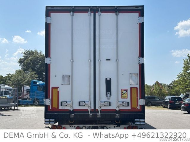 Hladilna polprikolica SCHMITZ CARGOBULL SCBS3B*Rohrbahnen*Meet Fleisch*Schmitz-Achsen*