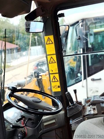 Încărcător pe roți KOMATSU WA 270 Top wie Liebherr 524/538