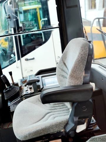 Radlader KOMATSU WA 270 Top wie Liebherr 524/538