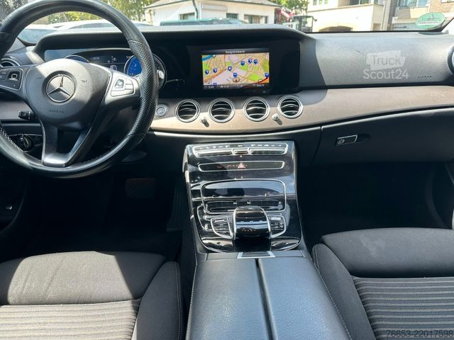 Minibus MERCEDES-BENZ E 220d T Automatik 143kw * LED * Navi * Kamera