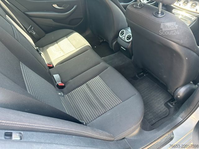Minibus MERCEDES-BENZ E 220d T Automatik 143kw * LED * Navi * Kamera