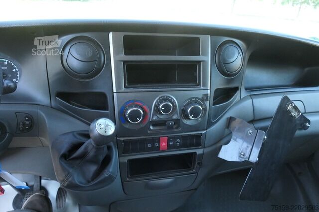 Vrachtwagen met bakwagen iveco Daily 35 S11 C30C AUTOMATIK KAMERA Regale LUFT DURCHGANG EURO-5 CoC