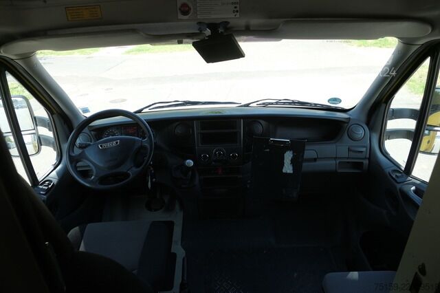 Vrachtwagen met bakwagen iveco Daily 35 S11 C30C AUTOMATIK KAMERA Regale LUFT DURCHGANG EURO-5 CoC